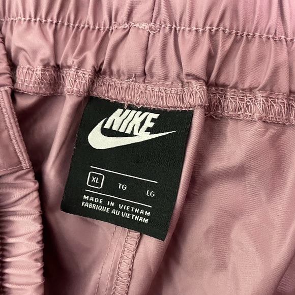 Nike Woven Purple Cargo Pants with Belt: Limited Edition - Picture 3 of 8